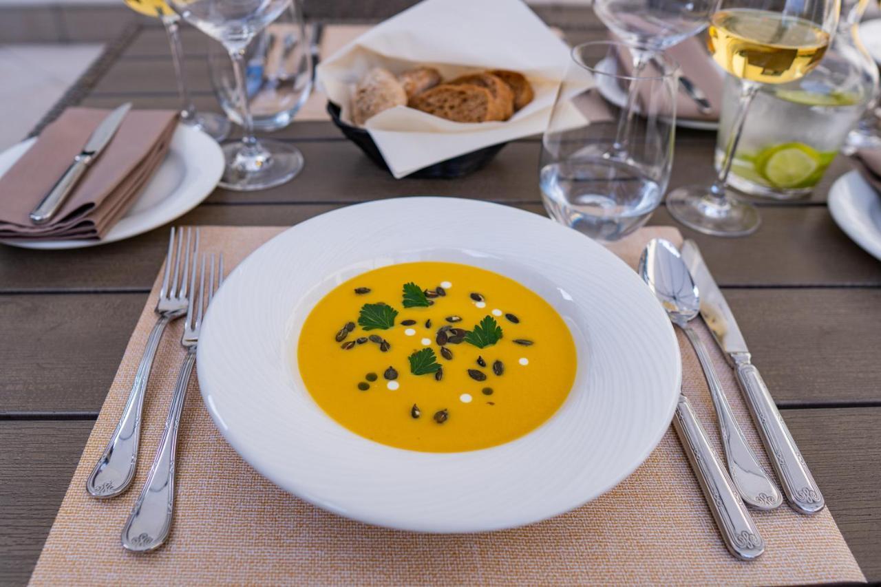 Boutique Odyseja & Spa Ciechocinek Buitenkant foto A carrot soup